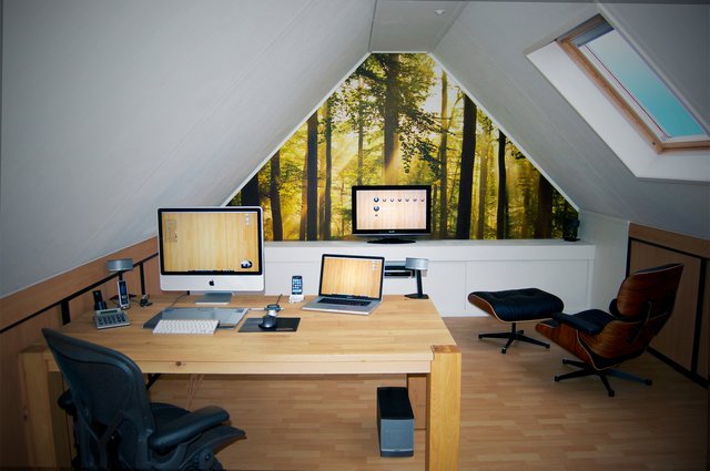 Atti-Workspace-with-Wood-Funiture-Decorations
