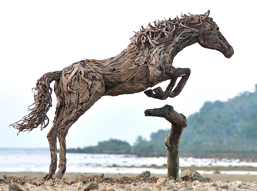 rgb.vn_ngua_galloping-driftwood-horse-sculptures-jame-doran-webb-4