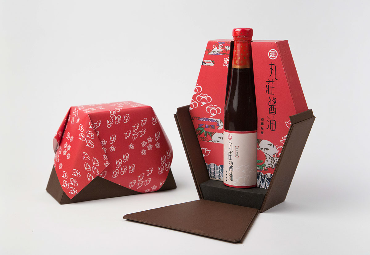 丸莊醬油 : Soy Sauce Packaging Design by Han-Ching Huang