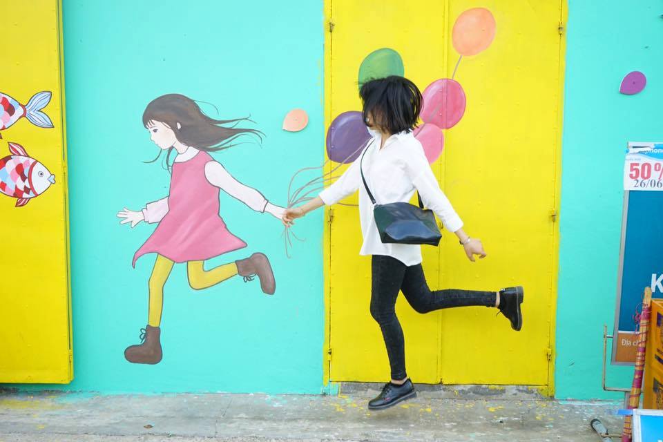 bat-ngo-xuat-hien-lang-chai-co-tich-ven-bien-dau-tien-tai-viet-nam-01