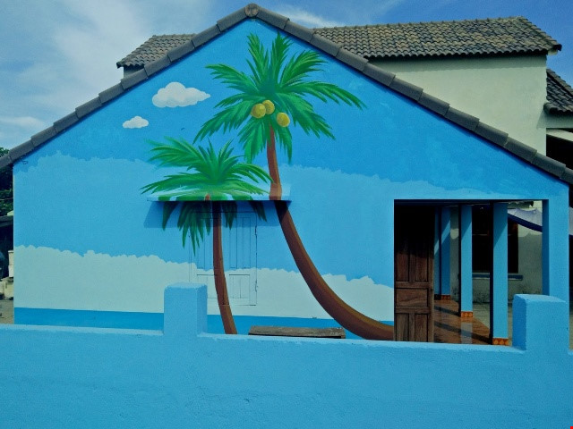 bat-ngo-xuat-hien-lang-chai-co-tich-ven-bien-dau-tien-tai-viet-nam-07