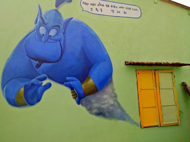 bat-ngo-xuat-hien-lang-chai-co-tich-ven-bien-dau-tien-tai-viet-nam-14