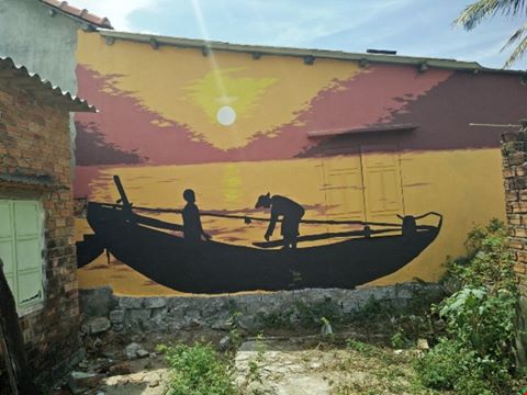 bat-ngo-xuat-hien-lang-chai-co-tich-ven-bien-dau-tien-tai-viet-nam-18