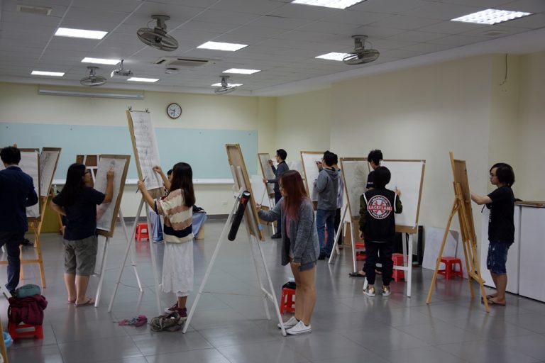 rgb_fpt_university_my_thuat_ung_dung_01