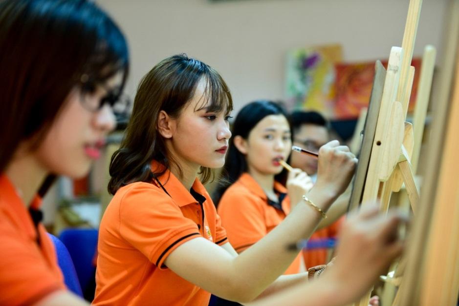 rgb_fpt_university_ly_do_chon_thiet_ke_doa_hoa