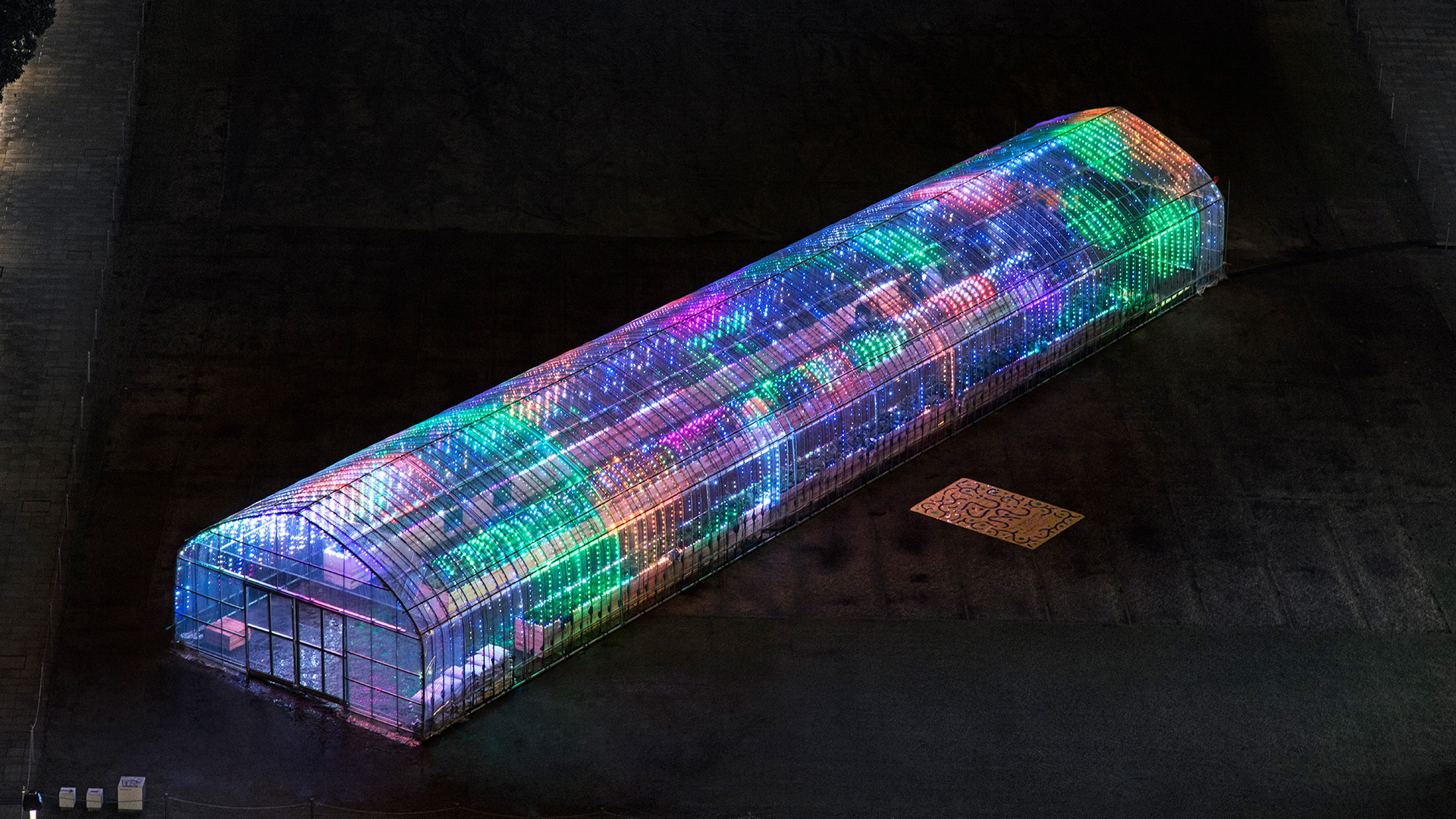 rgb_creative_ideas--digital-vegetable-japan-greenhouse-02