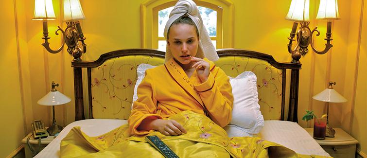 rgb_creative_ideas_design_just_4_film_dieu_khien_cam_xuc_bang_mau_sac_07_