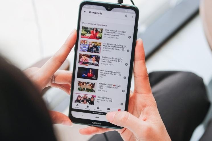 rgb_nokia_nguoi_tre_quan_tam_bao_mat_dien_thoai_02