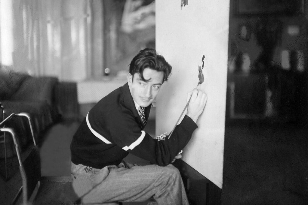 Câu nói trong ngày của Salvador Dalí: “Đừng sợ sự hoàn hảo, bởi bạn sẽ chẳng bao giờ đạt tới nó”