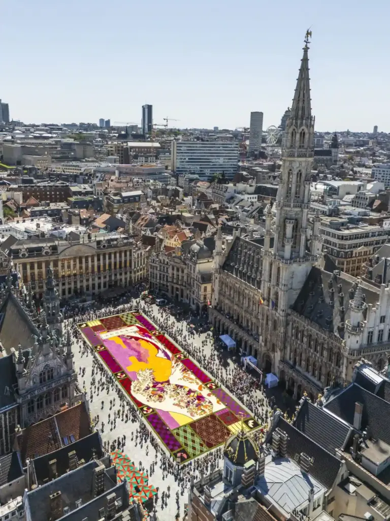 Brussels tái hiện kiệt tác “Sóng lừng ngoài khơi Kanagawa” bằng 750.000 bông thược dược 