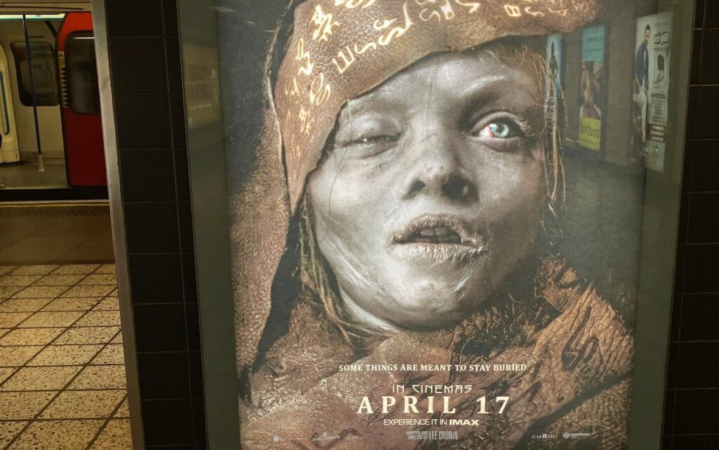 Poster The Mummy bị cấm xuất hiện ở tàu điện ngầm London vì quá "đáng sợ" với trẻ em