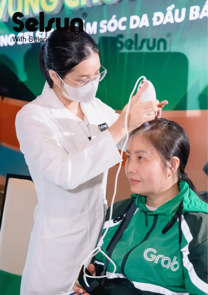 Selsun đồng hành cùng Grab "chăm sóc da đầu cộng đồng", mang hoạt động "Da đầu sạch, Vững chuyến xe" đến hơn 7.000 bác tài công nghệ