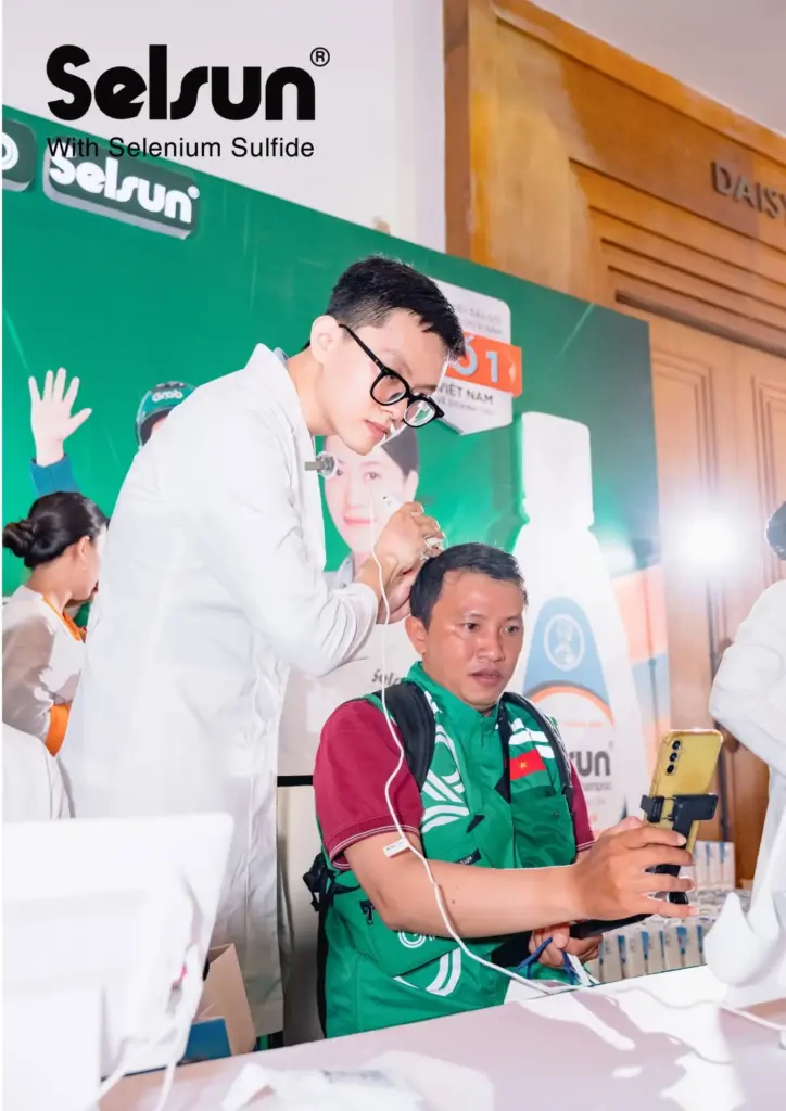 Selsun đồng hành cùng Grab "chăm sóc da đầu cộng đồng", mang hoạt động "Da đầu sạch, Vững chuyến xe" đến hơn 7.000 bác tài công nghệ