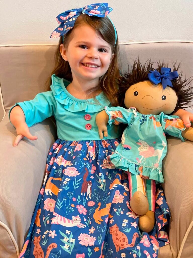 A Doll Like Me - dự án tạo ra những con búp bê mang hình dáng giống các em nhỏ gặp khiếm khuyết