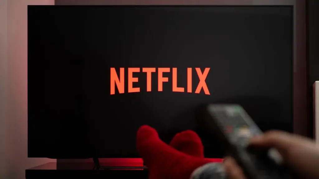 YouTube đang dùng chiến thuật “cây gậy và củ cà rốt” để giữ chân các creator hàng đầu trước Netflix