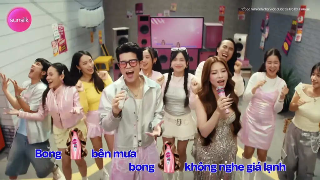 TVC “Cứ Sunsilk là Bóng” và màn kết hợp của Bùi Lan Hương x Thỏ Da LAB