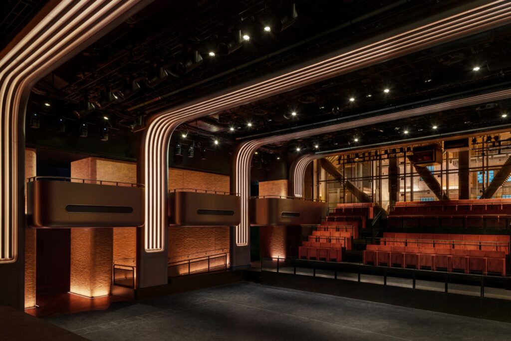 Apple khai trương Apple Music Hall, không gian biểu diễn âm nhạc hiện đại hoàn toàn mới tại London