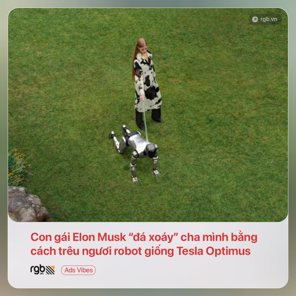 Con gái Elon Musk “đá xoáy” cha mình bằng cách trêu ngươi robot giống Tesla Optimus trong quảng cáo Desigual mới