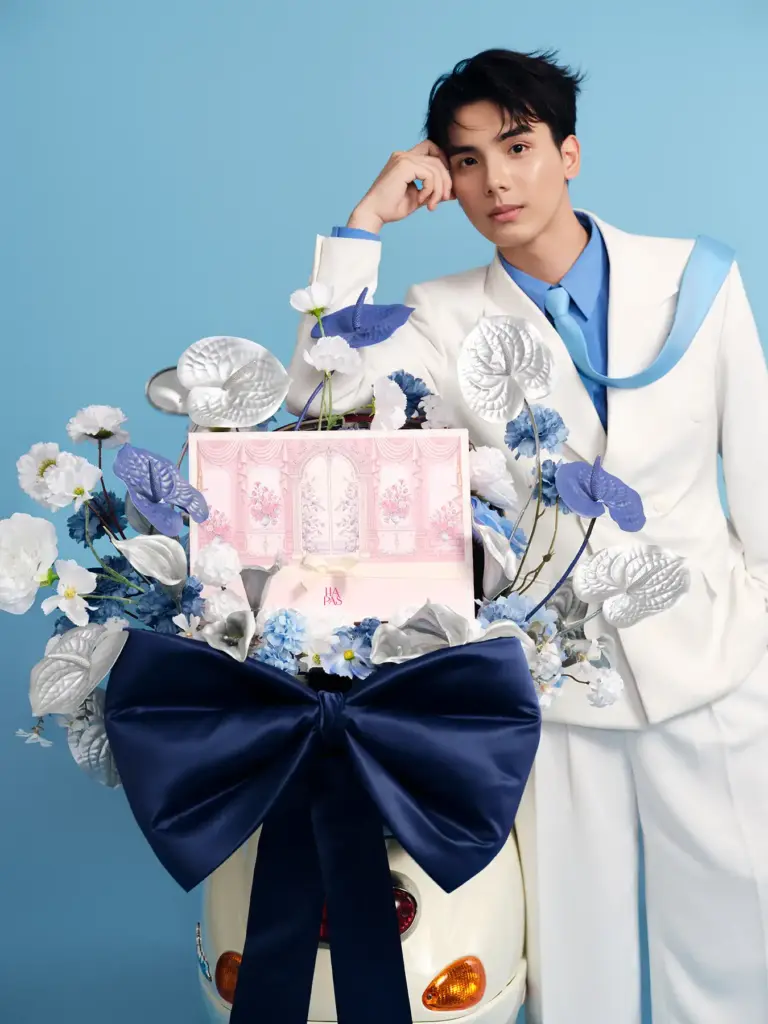 HAPAS ra mắt dịch vụ giao hàng đặc biệt: Shipper nam thần chở quà đến tận cửa với “Xe hoa giao yêu thương”