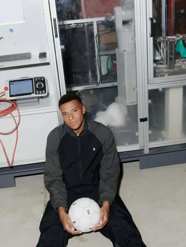 Mbappé chia tay Nike, bắt tay thương hiệu On đồng sáng tạo đôi giày bóng đá đầu tiên
