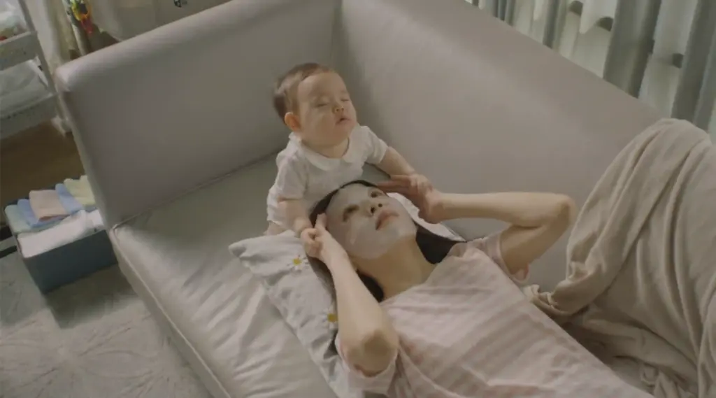 Quảng cáo Thái Lan: Bepanthen để những em bé đang ngủ “chăm sóc lại mẹ” trong chiến dịch “Mom’s Golden Time”