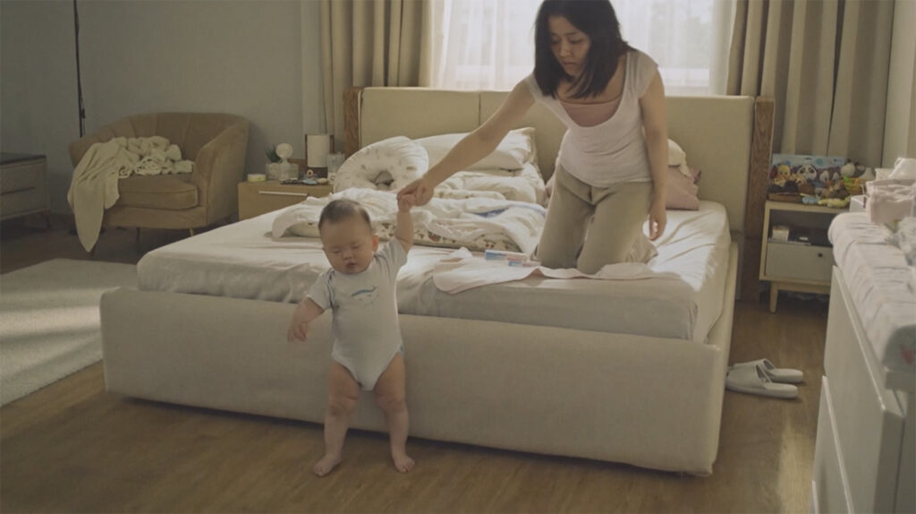 Quảng cáo Thái Lan: Bepanthen để những em bé đang ngủ “chăm sóc lại mẹ” trong chiến dịch “Mom’s Golden Time”