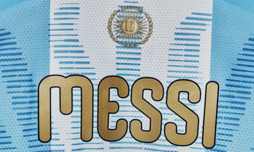 adidas tôn vinh sự nghiệp của Lionel Messi cùng tuyển Argentina bằng mẫu áo đấu phiên bản đặc biệt trước trận đấu quốc tế cuối cùng