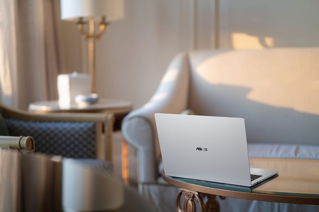 ExpertBook A7: Laptop doanh nghiệp mới của ASUS được trang bị màn hình OLED