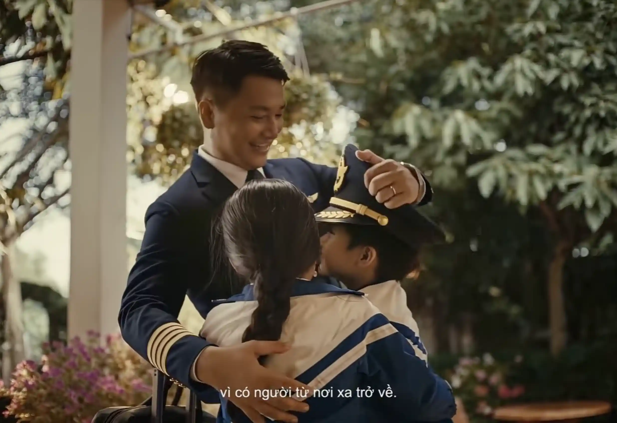 CP Việt Nam giải mã ba chữ “Về Ăn Cơm” trong ngôn ngữ yêu thương của người Việt