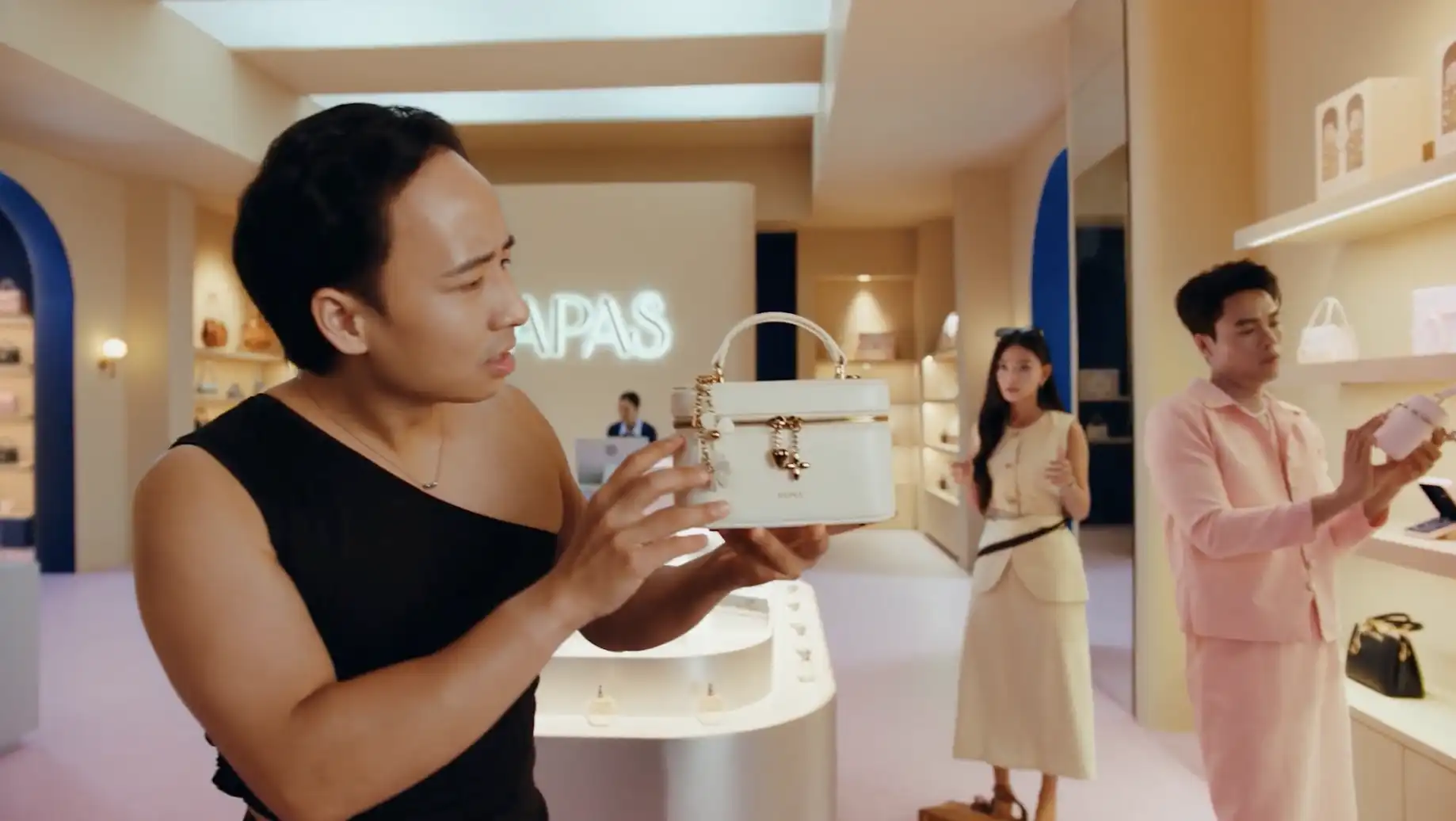 Những người đàn ông mặc váy: cú twist về sự nam tính của HAPAS trong TVC “Special Love - Làm mọi điều vì yêu”