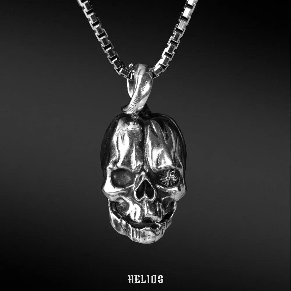 Halloween không chỉ vui: HELIOS mang tinh thần "chơi" vào trang sức nam