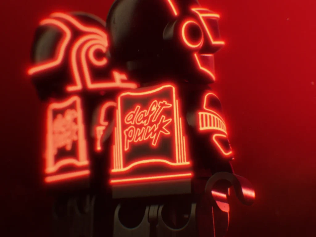 LEGO công bố hợp tác cùng Daft Punk, đưa huyền thoại nhạc điện tử vào thế giới mô hình lắp ghép