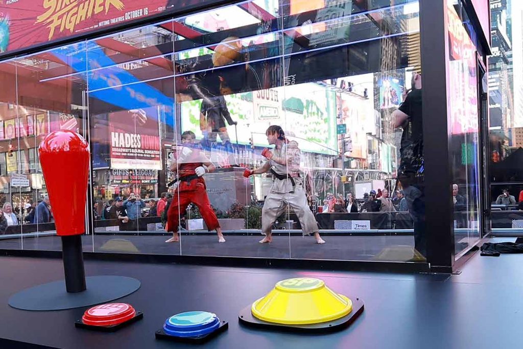 Street Fighter mang game đối kháng ra đời thực ngay giữa Times Square 