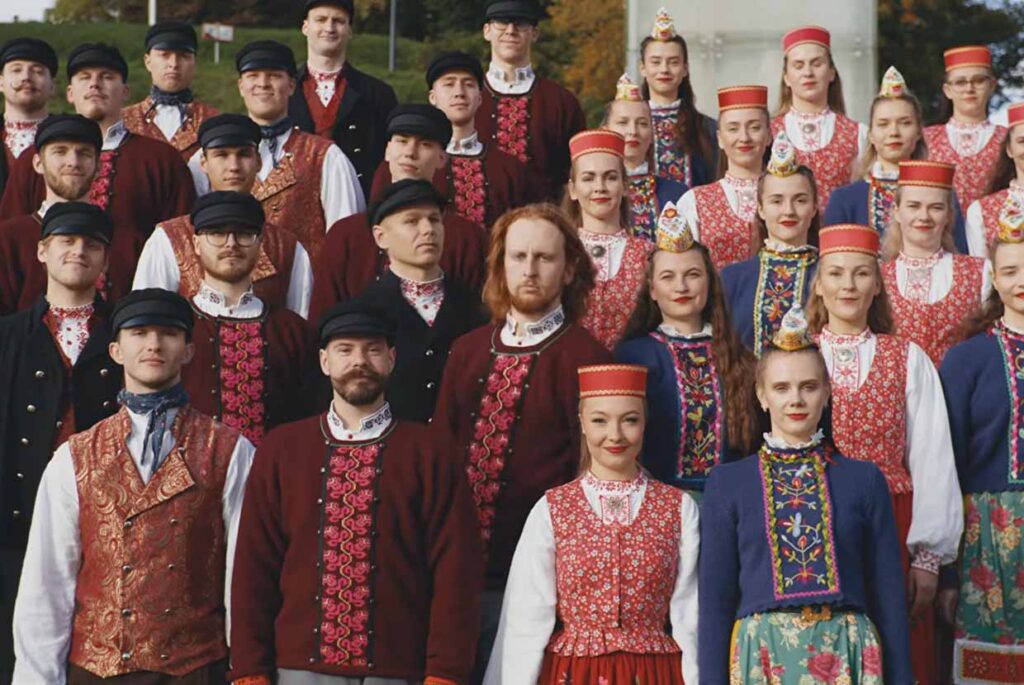 Estonia gây ấn tượng với video quảng bá du lịch kết hợp múa dân gian truyền thống và hip-hop